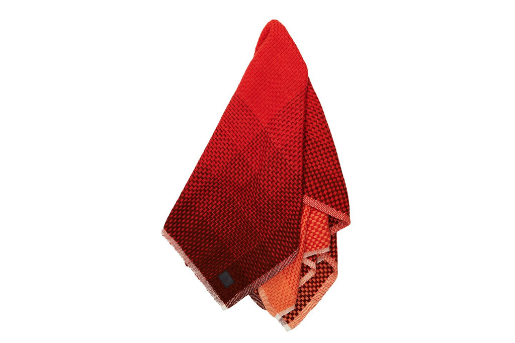GRADIENT RED WOOL - THROW