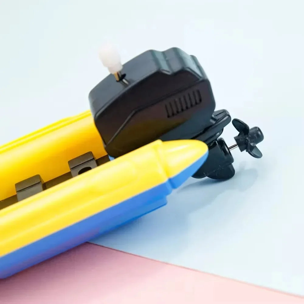2Pcs Speed Boat Ship Wind Up Toy Float In Water Kids Toys Classic Clockwork Toy Summer Shower Bath Toys for Children' Gifts Toys