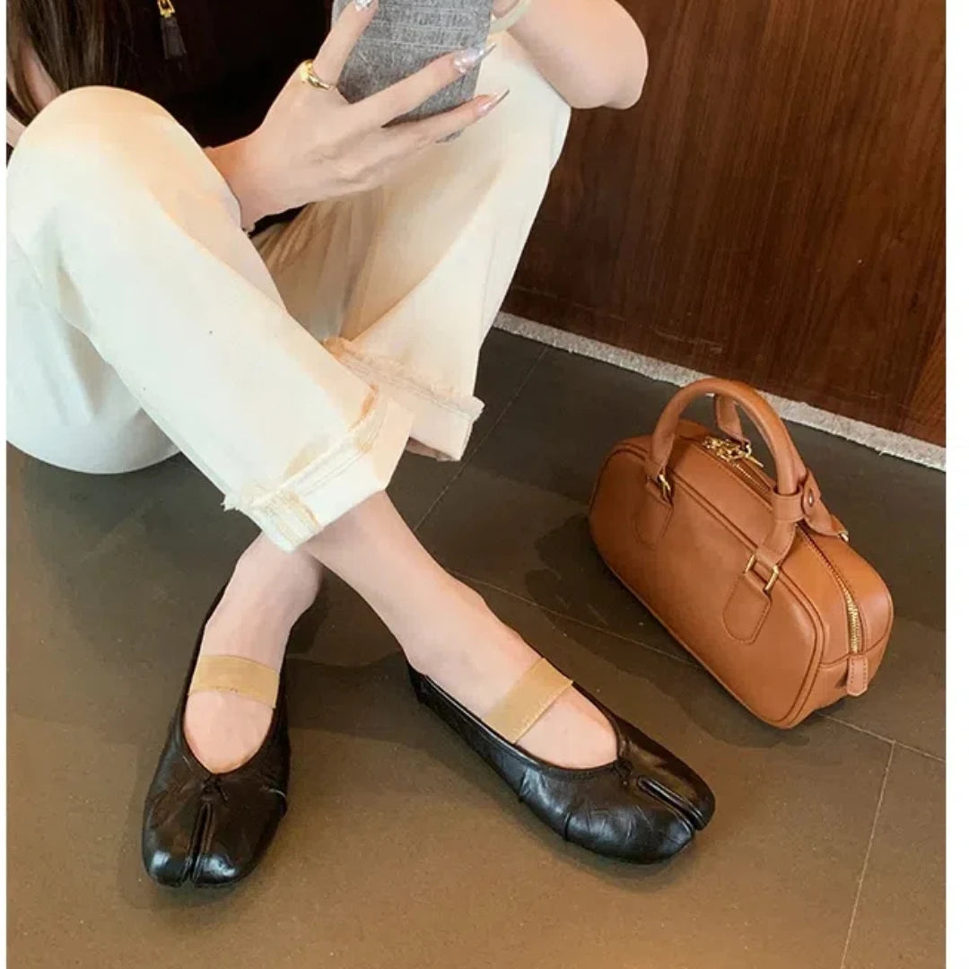 Women's Luxury Tabi Split-Toe Leather Ballet Flats  Smooth Leather Signature Frayed Elastic Straps Versatile dress jeans