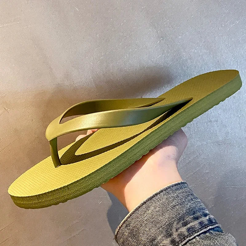 Comfortable Solid Color Non Slip Wearable Soft Slippers Men's Beach Shoes 2025 Summer Flat Heels Casual Flip Flops for Man