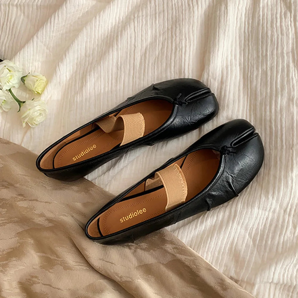 Women's Luxury Tabi Split-Toe Leather Ballet Flats  Smooth Leather Signature Frayed Elastic Straps Versatile dress jeans