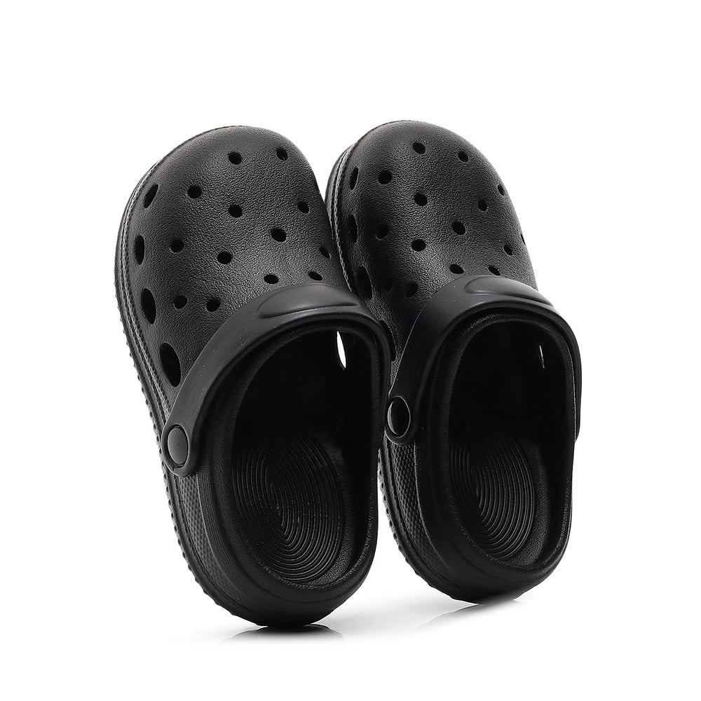 New Children's Slippers Waterproof Summer Outdoor Anti-Slip Beach Shoes for Boy Girl Fashion Garden Hole Shoes