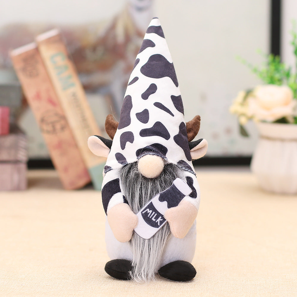 Cow-themed Decorative Dwarf Mannequins with Faceless Dolls for Store Window Display
